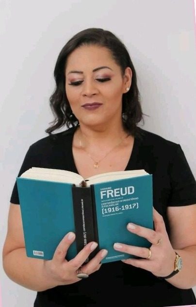 Patricya de Assunção — psicóloga e psicanalista em Curitiba